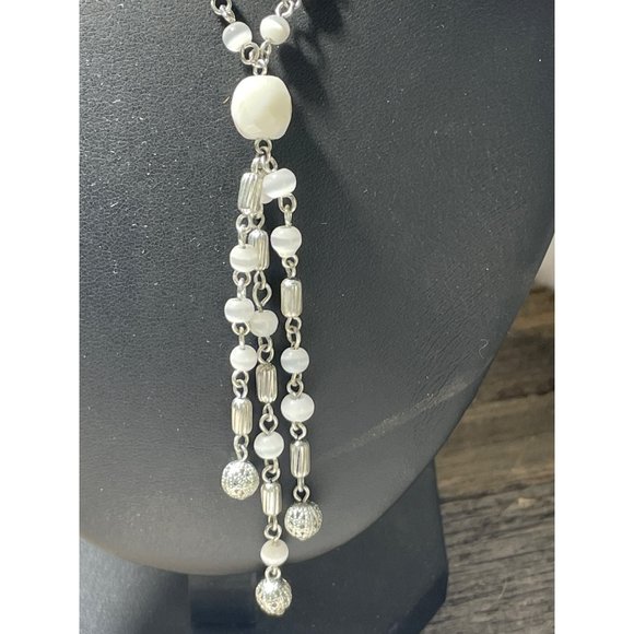 Beautiful Vintage Costume Necklace Silver Faux White Stones Pearls - Picture 2 of 4